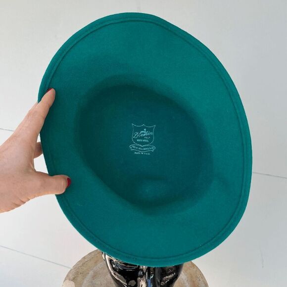 Vintage 1950s Geo. W. Bollman Green Wool Felt Doeskin Cloche Hat Black Bow Detai - Picture 2 of 8